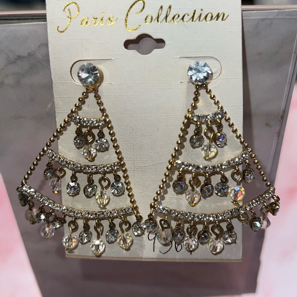 New Paris Collection Rhinetones Tower Chandelier Earrings - Picture 1 of 5